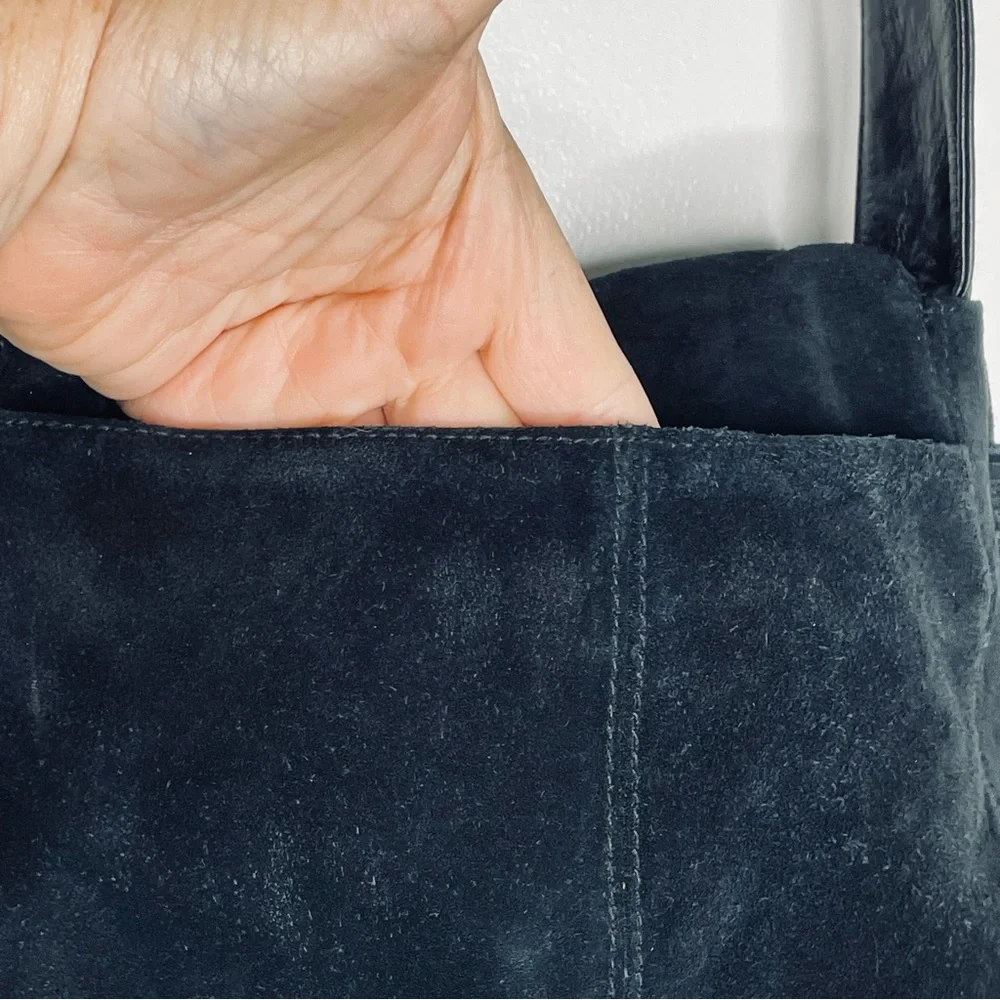 Lord & Taylor vintage boho hippie black leather and suede tassel shoulder bag - Picture 9 of 16